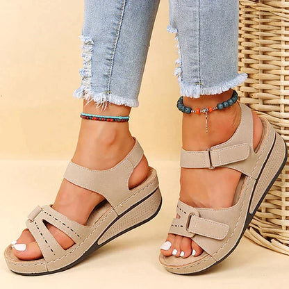 Ulm - Bequeme Orthopädische Sandalen mit Keilabsatz
